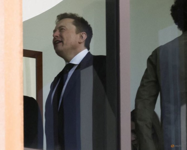 Elon Musk arrives in court for testimony in trial over OpenAI's future