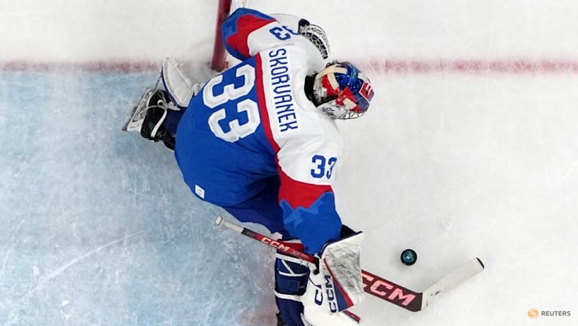 Ice hockey-Slovakia to take small comforts from US loss into bronze medal game