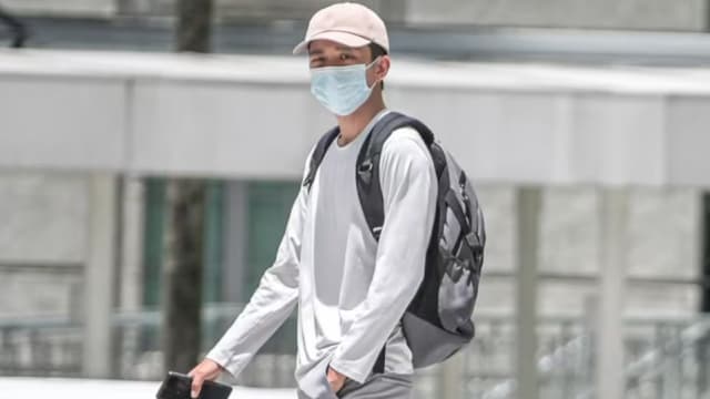 送餐员不忿险遭车撞 损坏后视镜被判罚款5000元