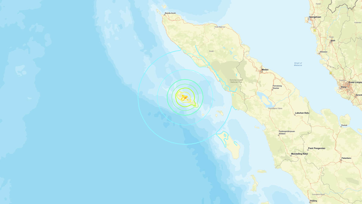 Indonesia residents rush outside as magnitude 6.6 quake hits
