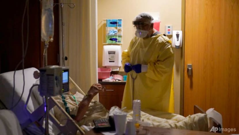 US COVID-19 deaths top 3,100 in a single day for the first time