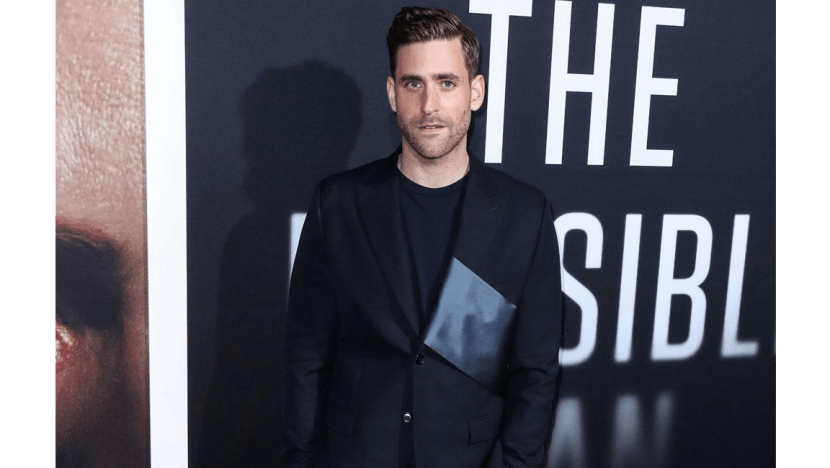The Invisible Man's Oliver Jackson-Cohen Stayed On Set Even Though He Had Limited Screen Time The Invisible Man's Oliver Jackson-Cohen Stayed On Set Even Though He Had Limited Screen Time