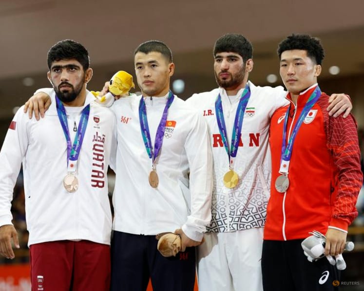 Games-Olympic champion Kusaka wins Paris rematch but fades in final