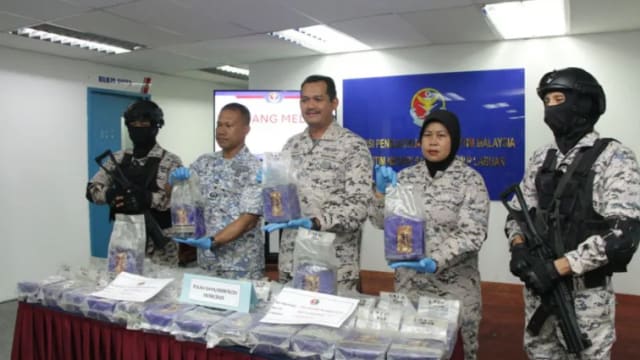 无牌游艇上空无一人 马国警方起获价值58万毒品