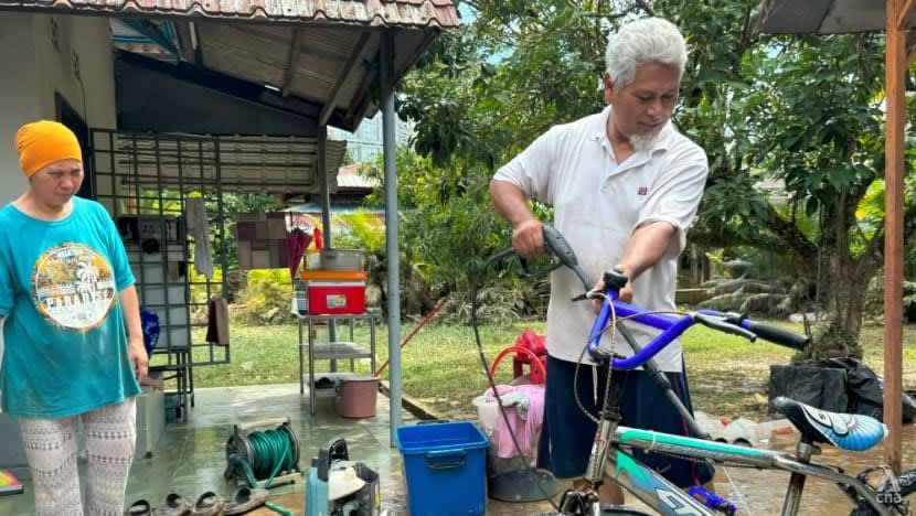 'Rugi RM10,000': Projek tebatan banjir tertangguh, mangsa merungut kerugian 'Rugi RM10,000': Projek tebatan banjir tertangguh, mangsa merungut kerugian