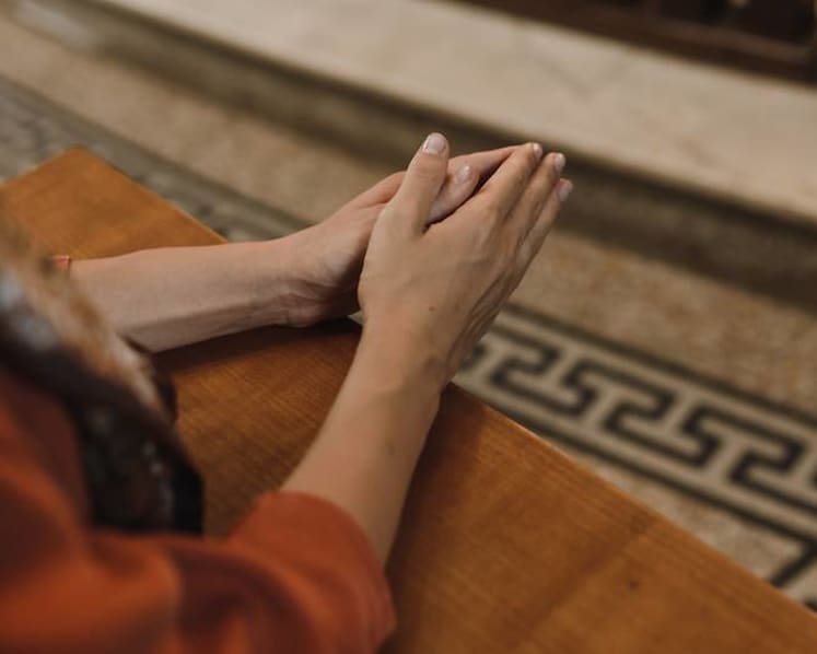 Unvaccinated people can continue attending private worship in groups of 5 from Feb 1