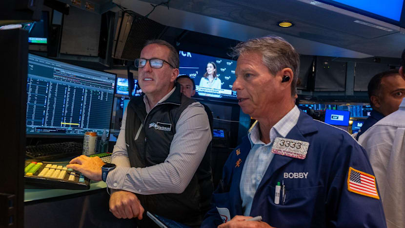US stocks gain after reassuring inflation data, tech giants advance   