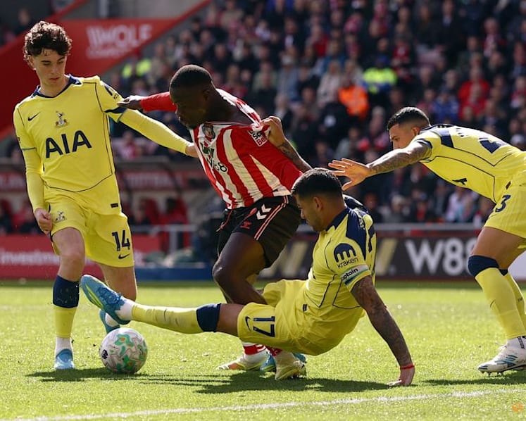 Sunderland condemn online racist abuse of Brobbey after win over Spurs