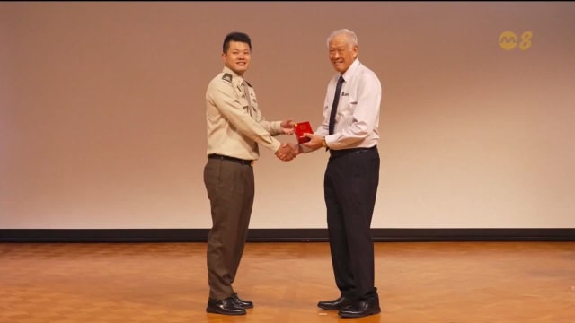 66名武装部队人员获颁海外服务奖章