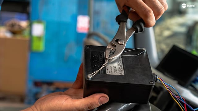涉超速驾驶重型车辆 两名司机将被控