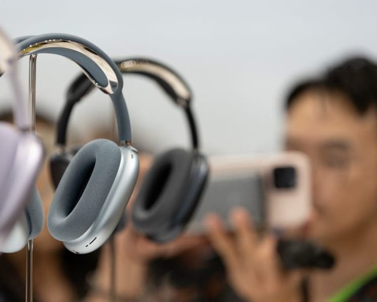 Apple unveils second-generation AirPods Max, more than five years after debut