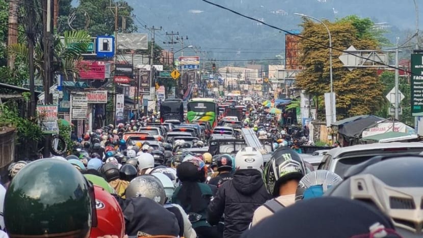 BAB sembarangan hingga tidur di jalan, ini cerita wisatawan yang terjebak macet horor Puncak