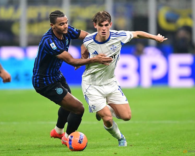 Inter go top with 4-0 thumping of in-form Como