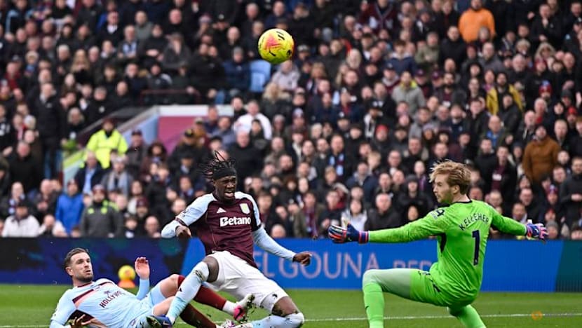 Aston Villa slump to 1-0 defeat by 10-man Brentford