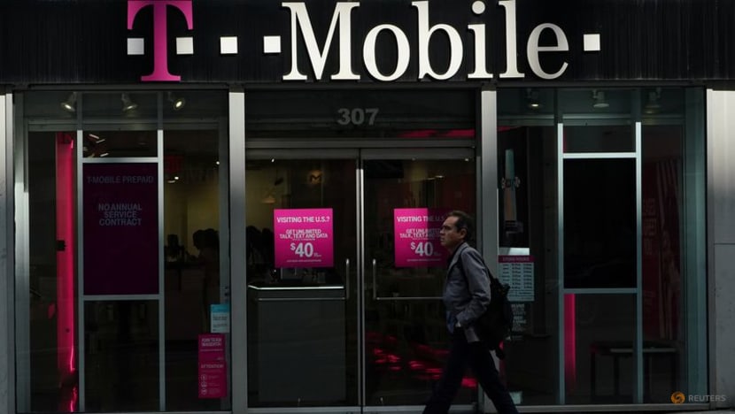 T-Mobile to buy US Cellular's wireless operations in $4.4 billion deal T-Mobile to buy US Cellular's wireless operations in $4.4 billion deal
