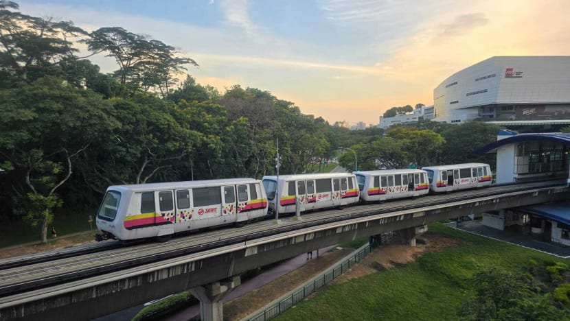 Bukit Panjang LRT services affected due to train fault; 'rescue' train also stalled 