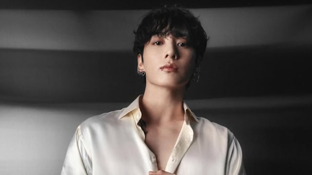 BTS Jungkook亲回比中指争议：不觉得我有错！仍向粉丝道歉