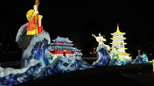 “秋临湖畔”裕廊湖灯会周六登场 汉服试穿、夜间龙舟等新体验亮相