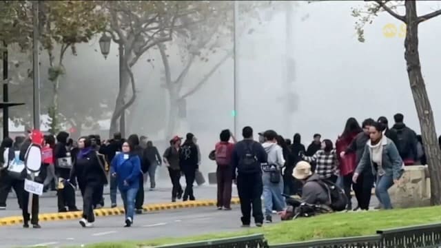 智利15城爆发示威 抗议新政府叫停43项环保法令