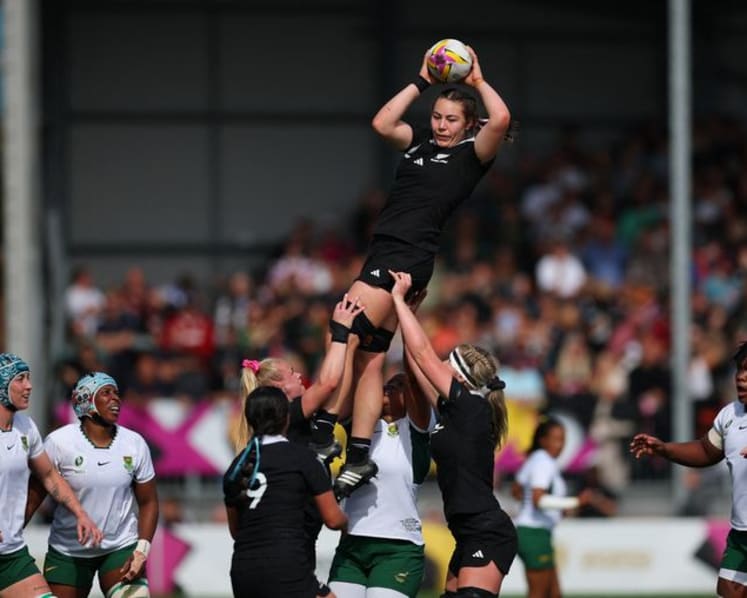 Second half blitz takes New Zealand to 46-17 World Cup win over S Africa