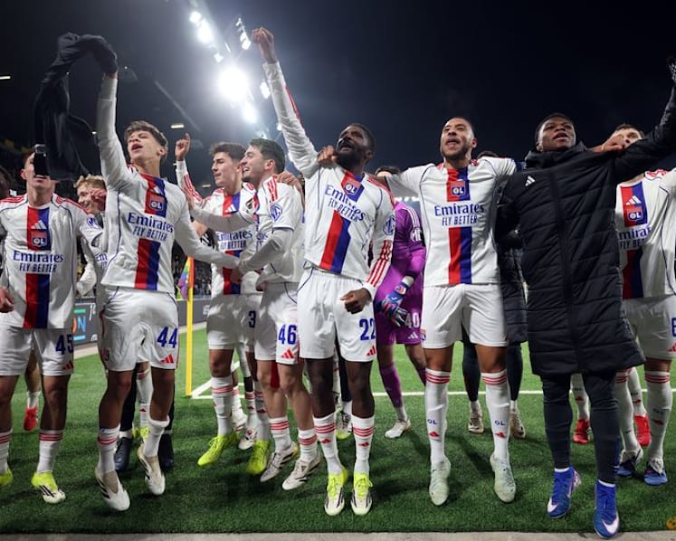 Lyon top Europa League standings, Roma through to last eight