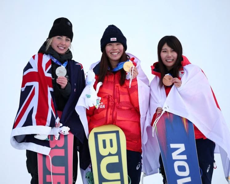 Snowboard-Japan steal the show, Chloe Kim misses milestone