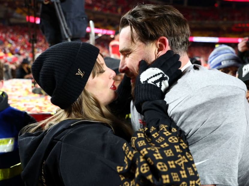 Taylor Swift, NFL star Travis Kelce announce engagement