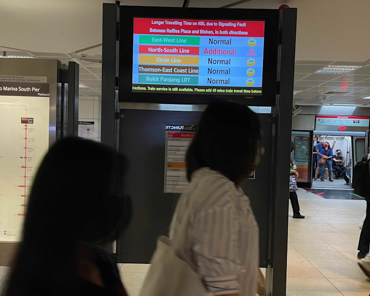 Signalling fault delays MRT services for more than 4 hours on North-South Line
