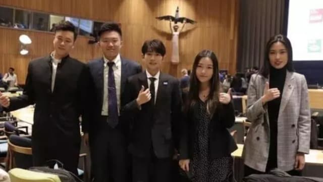 TFBOYS王源爆交往学霸美女　传为她翘课过感恩节