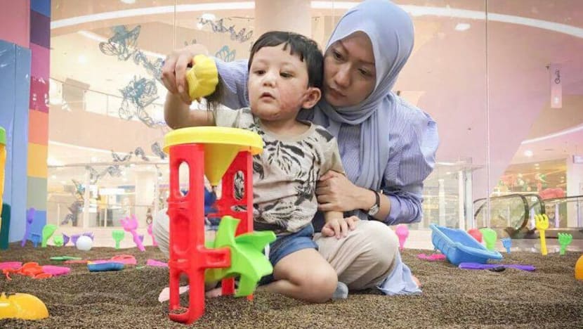 Muka anak lecur dek minyak panas: Bagaimana ibu ini bangkit meski dicemuh Muka anak lecur dek minyak panas: Bagaimana ibu ini bangkit meski dicemuh