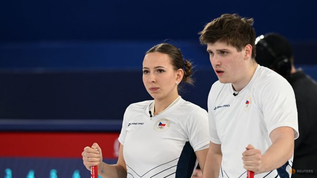 Curling-Czech mixed doubles pair learn lessons in defeat