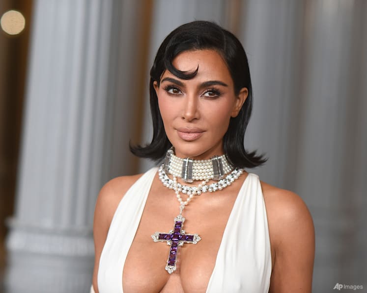Kim Kardashian is 'dating again' but is keeping it 'very under wraps'