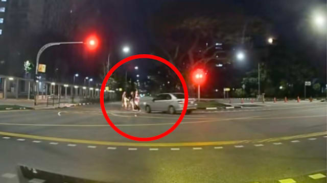 裕廊西凌晨车祸 67岁女司机撞倒4青年