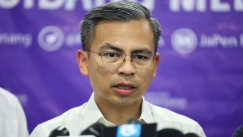 Menteri Komunikasi & Digital M'sia beri tempoh 24 jam supaya mohon maaf atas fitnah berkempen dalam masjid