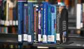 Kakitangan perpustakaan NUS tidak sedar mahasiswa berminat terhadap lebihan buku Yale-NUS