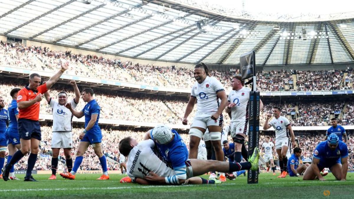 England hammer Italy 47-24 to stay in Six Nations title hunt England hammer Italy 47-24 to stay in Six Nations title hunt