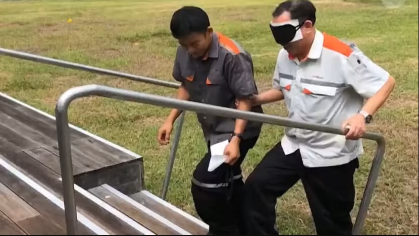 Lebih 3,000 kakitangan barisan hadapan SBS Transit dilatih bantu penumpang kurang upaya