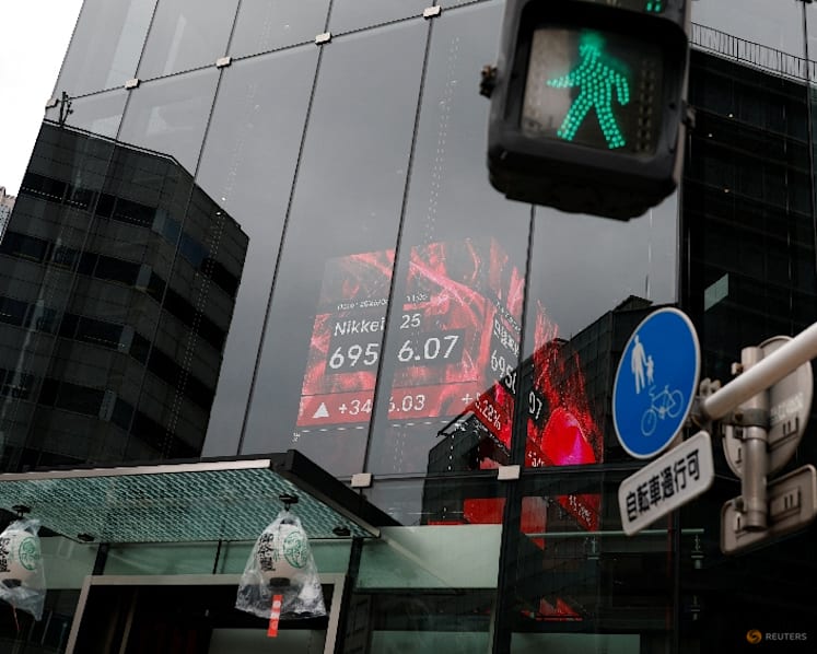 Asian shares waver as oil and yields rise ahead of Fed, BOJ meetings