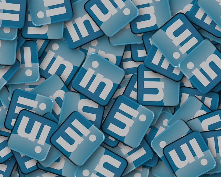 When should you get personal on LinkedIn?