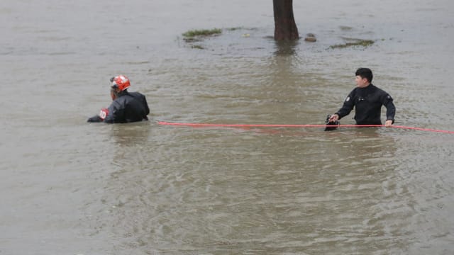 台风轩岚诺登陆韩国 全国多个地区狂风暴雨