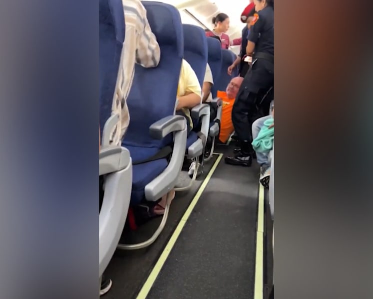 Passenger dragged off Thai Lion Air flight after row over emergency exit seat request