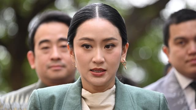 泰国宪法法院今日裁定 是否罢免佩通坦首相职务