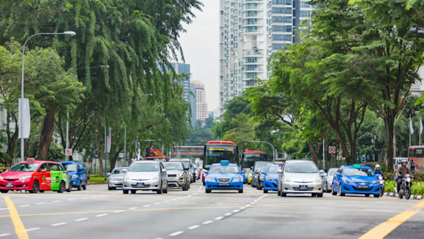  Program tukar kerjaya, insentif latihan hingga S$1,600 disediakan untuk pemandu teksi & kereta sewa privet