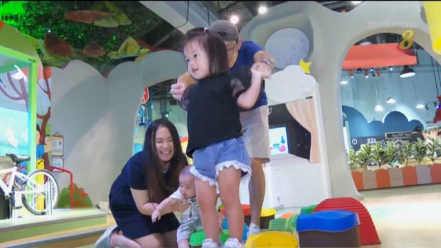 室内景点人潮变多 过半访客仍选择戴口罩