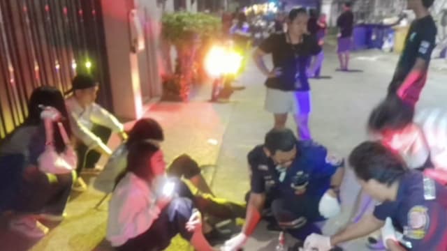 迎接新年烟火失控倒塌 曼谷七人受伤