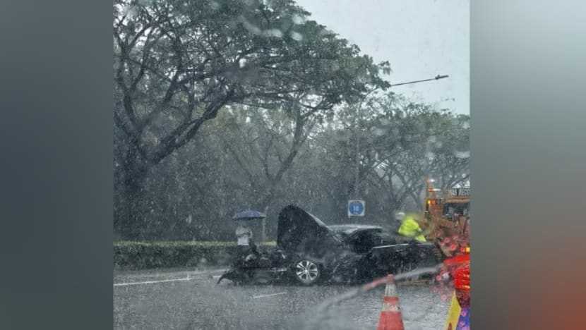 11 people taken to hospital after traffic accident along KPE