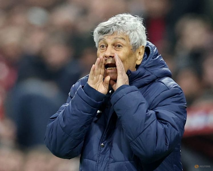 Lucescu leaves role as Romania coach