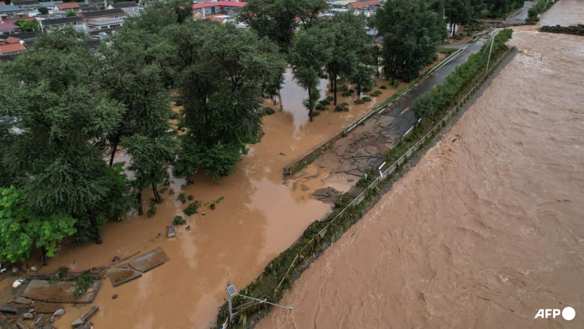Intense rains lash China as landslide kills four