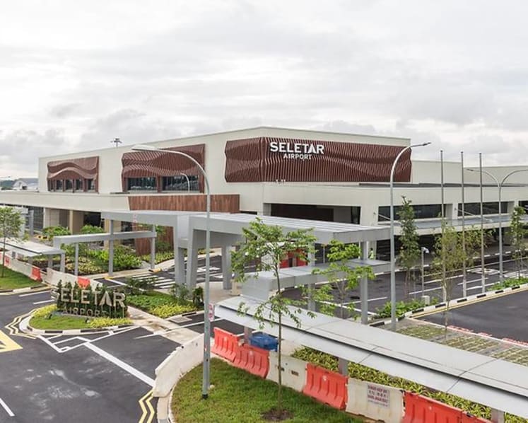16 flights diverted from Seletar Airport between Oct 5 and Oct 11 as haze lowered visibility