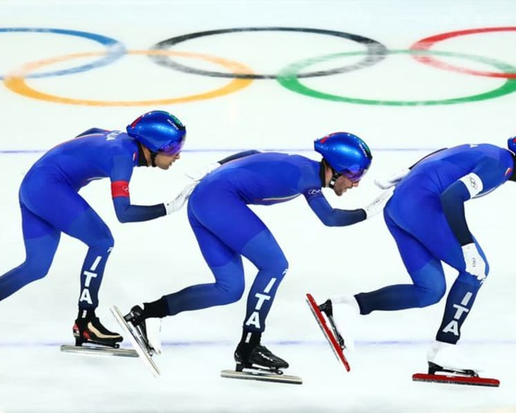 Speed skating-Giovannini delivers 'night-night' celebration after Italy stun US for team pursuit glory